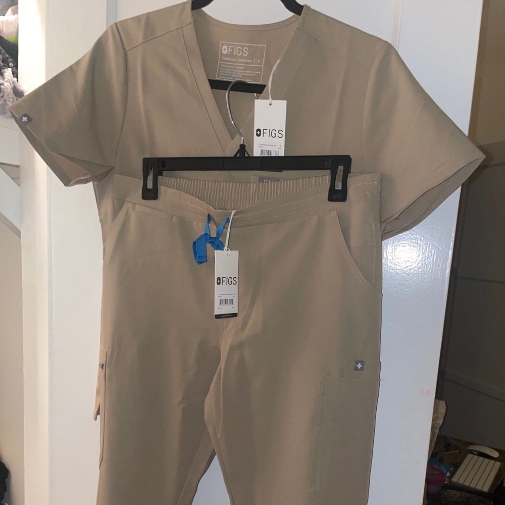 Figs Set $55 pants Medium, top Small